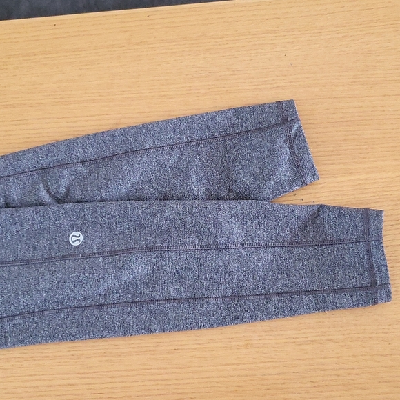 Lululemon Wonder Under Leggings Size 4 - Picture 9 of 9